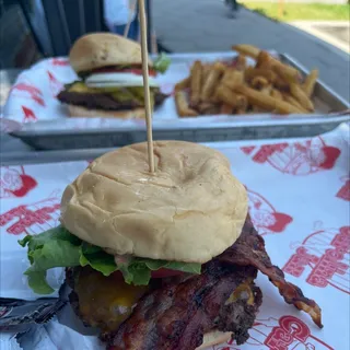 Bacon Cheddar Simple Burger