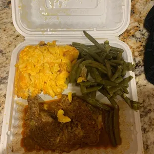 Mac and cheese green beans and chicken