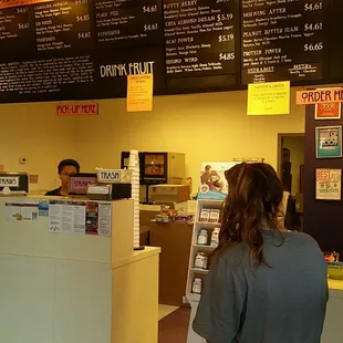 You order here at the counter!