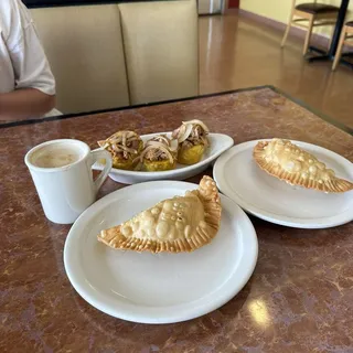 Copas de Platanos Rellenos con Camarones