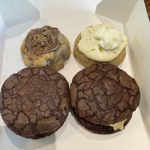 (June 2024 flavors) brownie sandwich, key lime, Reese's