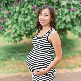 Oahu Maternity photo session |Caroline Wilhite Photography
