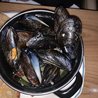 Steamed PEI Mussels