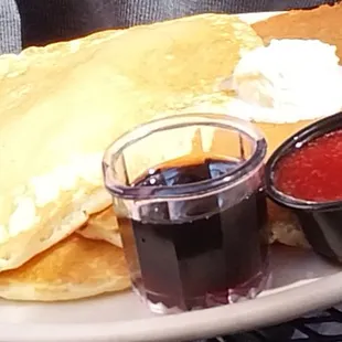 omelet side of pancakes