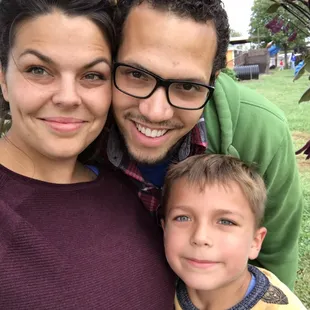 Loved spending the evening here!!!! Best pumpkin patch in the KC area!!! Also the pumpkin donuts are simply the best!!!