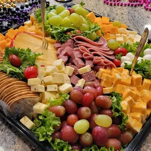 Large Meat, Cheese, Fruit and Crackers Tray
