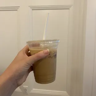 Iced vanilla cafe latte