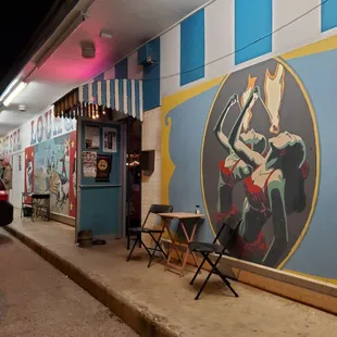 the outside of the restaurant