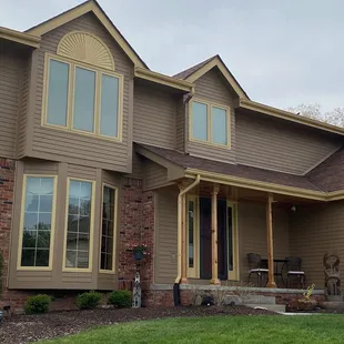 James Hardie Siding / Cedar Accents