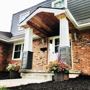 James Hardie Siding / Cedar Accents