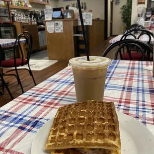 breakfast sandwich + "kellogg" iced latte