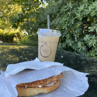 Ordered a iced vanilla latte and a jalapeño bagel!