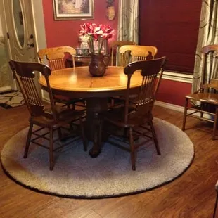 A 7 foot round rug for a dining room