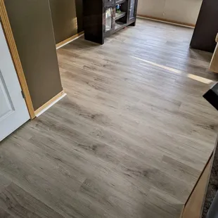 Vinyl Plank Flooring 
LVP Waterproof Flooring