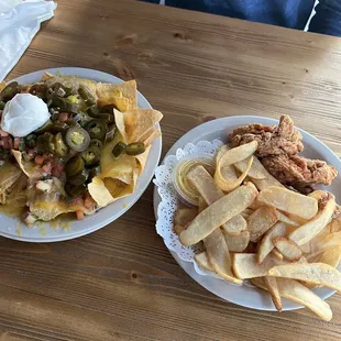 Nachos and chicken tenders