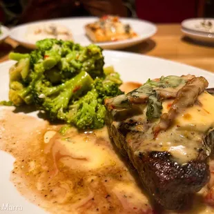 Tuscan Grilled Sirloin with Bryan toppings and sautéed broccoli