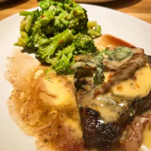 Tuscan Grilled Sirloin with Bryan toppings and sautéed broccoli