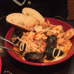 This is my husband lunch mussels w/ shrimp