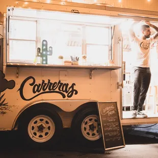 Food truck great for all types of events. Business lunches / Weddings.