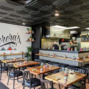 So much light and ample seating. Got here right when they opened!