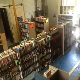 Inside the Carriage House - more than 10,000 books every week!