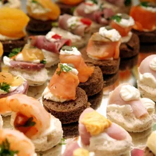 food, dessert, cupcakes