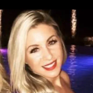 Lana B.