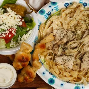 Fettucine alfredo with chicken