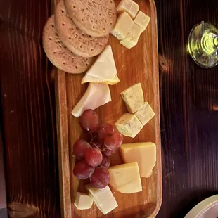 Cheese and crackers dessert