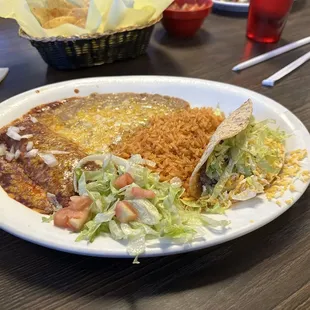 Ground beef taco &amp; enchilada special