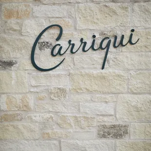 Carriqui sign near the entrance.