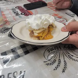 Peach  pie  with whip cream