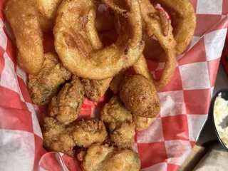 Rivercrest Lighthouse Marina Restaurant and Lounge