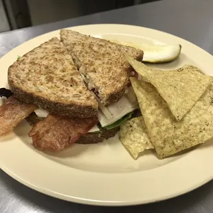 Delicious Organic Foods like Panini Sandwiches, Vegetarian Soups and large organic  smoothies even Buffalo, Boar, Elk Burgers! Buffalo Chili