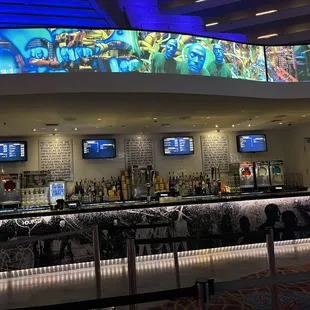 11/21/2023 this bar closes early. :-(