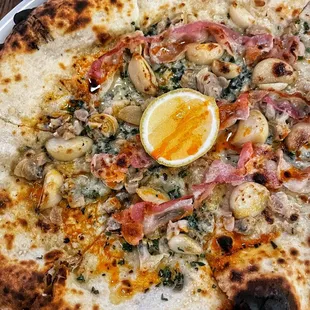 Clam Pizza