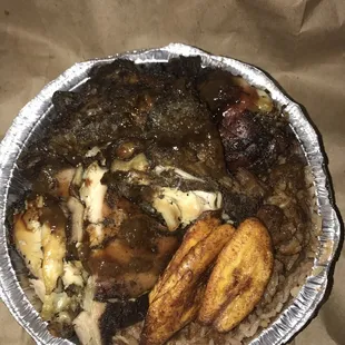 Jerk chicken, rice and peas and plantain
