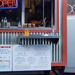 LOVE THE MUMBO GUMBO food truck in Sellwood, and i was ECSTATIC to see this one, while running errands! congratulations Brandon