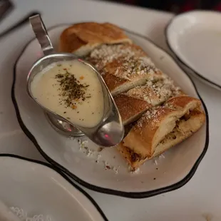 Garlic bread with quattro formaggi