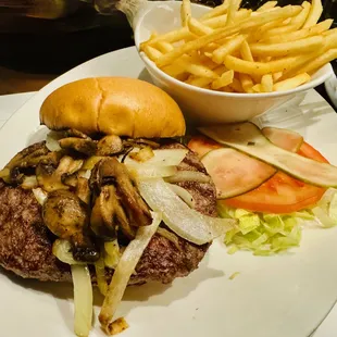 10 oz ground in house prime rib burger w/o cheese