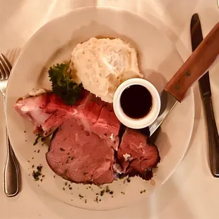 Prime rib with garlic mashed potatoes