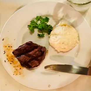 Fillet Mignon with garlic mashed potatoes