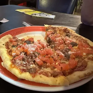 Cheeseburger pizza