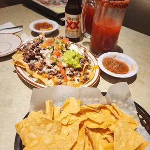 Carne asada natchos , Xx Amber michelada