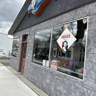 Store front ... very cute!!