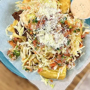 YUCA CON CHICHARRÓN