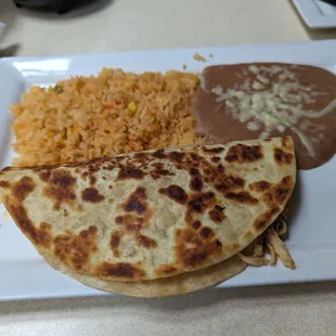 Chicken quesadilla lunch plate