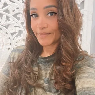 K L.