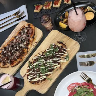 Flatbreads, crispy tuna, froze, beef carpaccio,