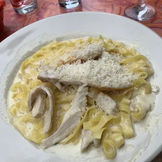 Fettuccine Alfredo with Chicken